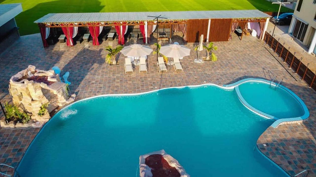 The Platinum Bay Hotel Birekuso Exterior photo